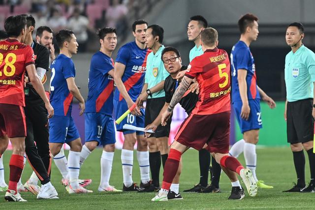 第九届“亚文青联杯”篮球大赛鸣锣 18支“中巴组合”球队竞逐